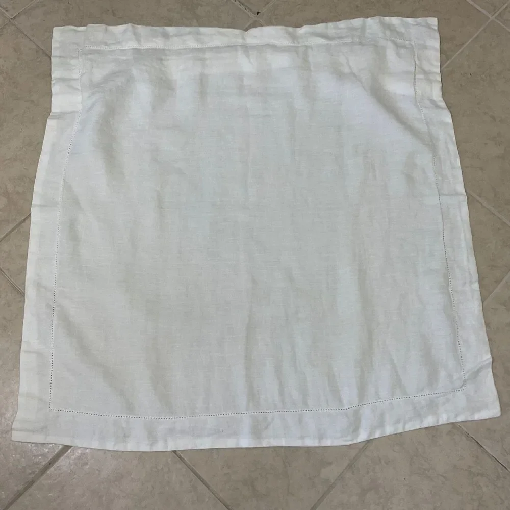 Pottery Barn 100% Linen 1 European Pillow Sham 30”x30” white .